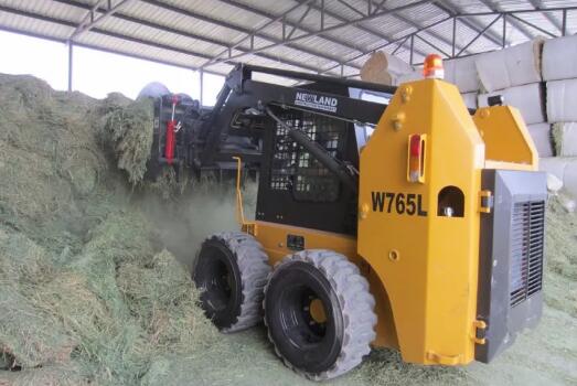 牧草运输夹草机器